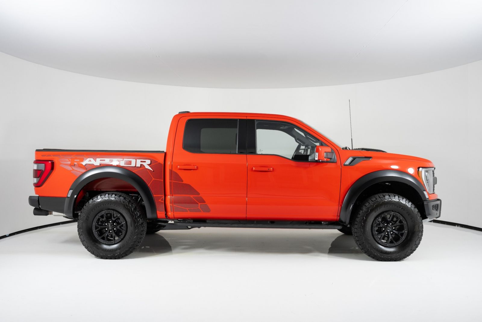 Ford F-150 Raptor 3,5L V6 ECOBOOST 451k | www.fordszilcar.sk